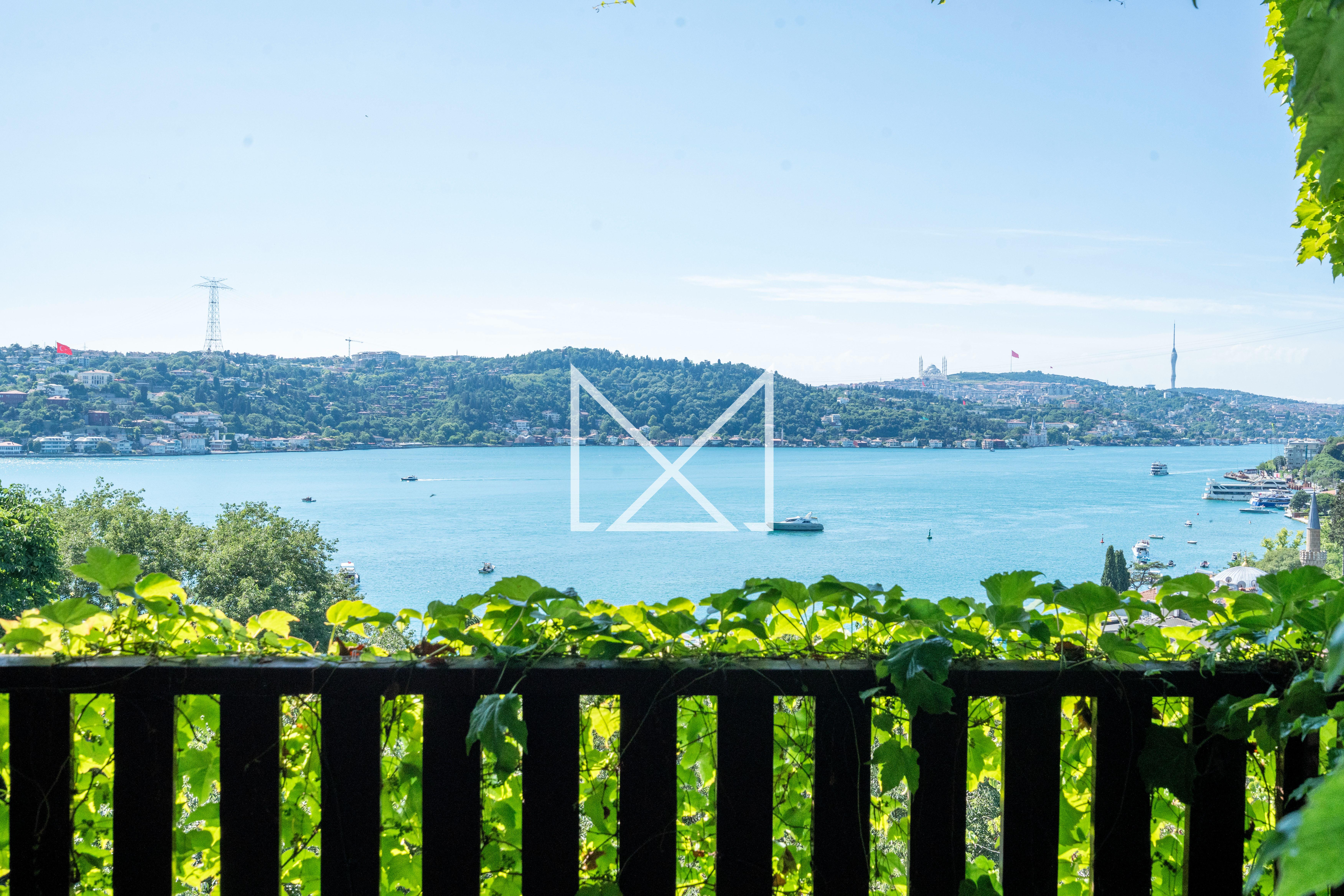 Bebek Sahile Yakın Eşsiz Manzaralı 3 Katlı Kiralık Müstakil Ev