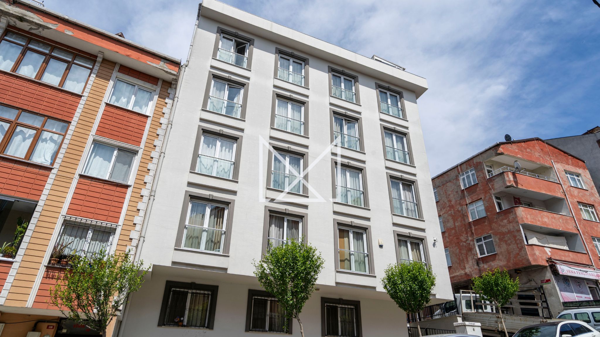 Kağıthane'de Yatırıma Uygun Toplu Taşımaya Yakın Yurt Binası