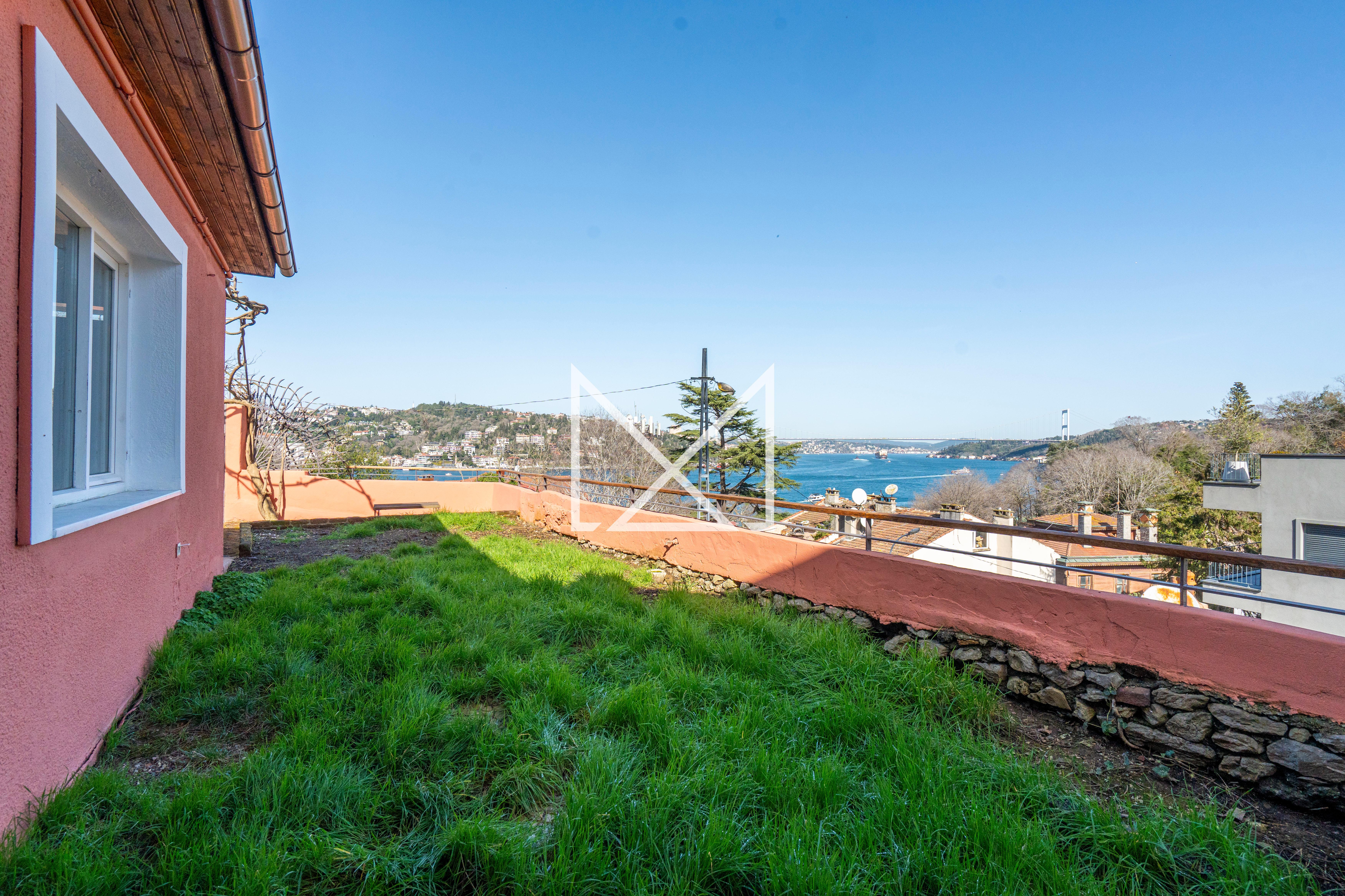 Kandilli‘de Boğaz Manzaralı 2 Katlı Satılık Müstakil Ev