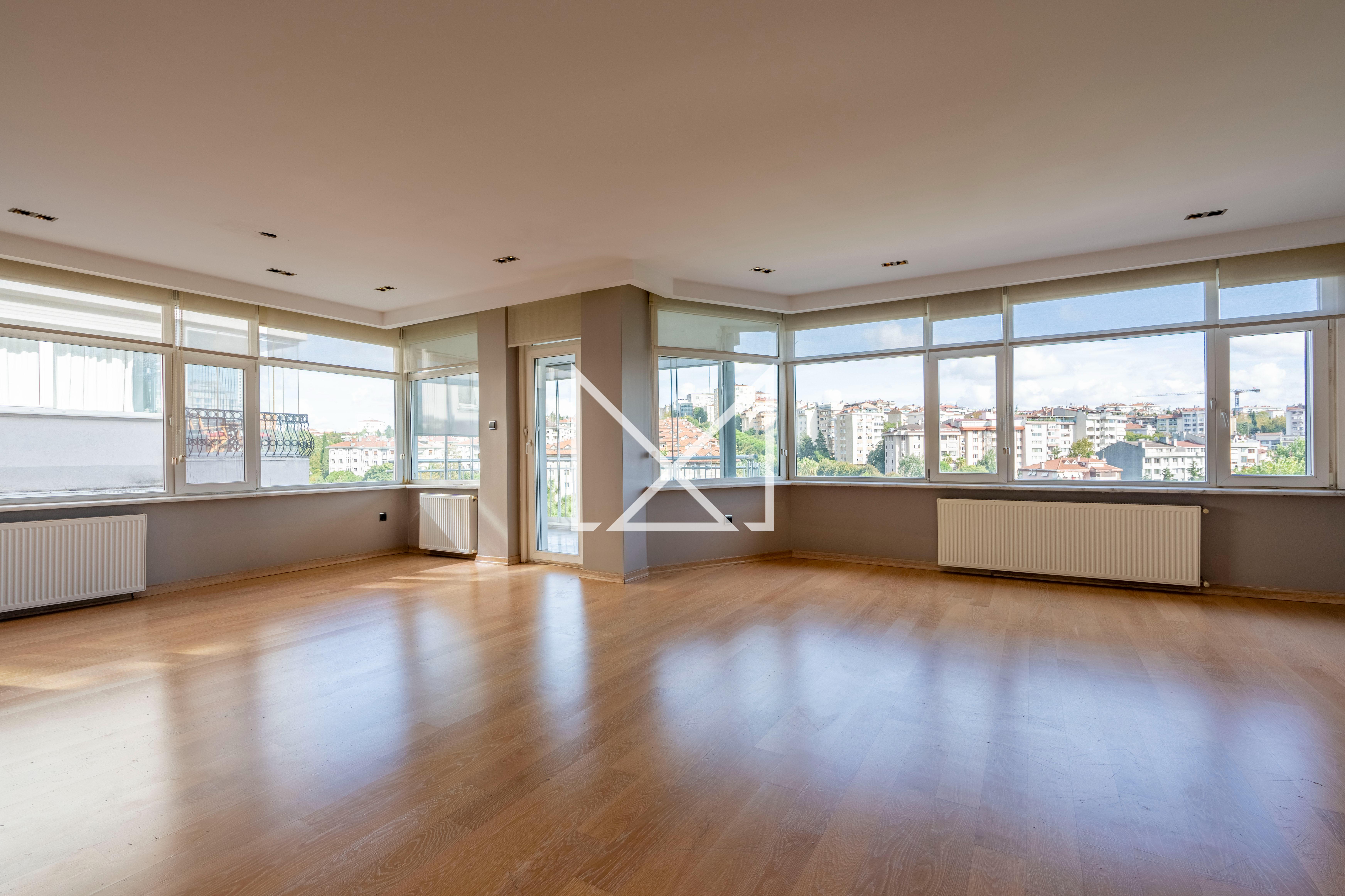 Levent’te Önü Açık Yenilenmiş 3+1 Kiralık Daire