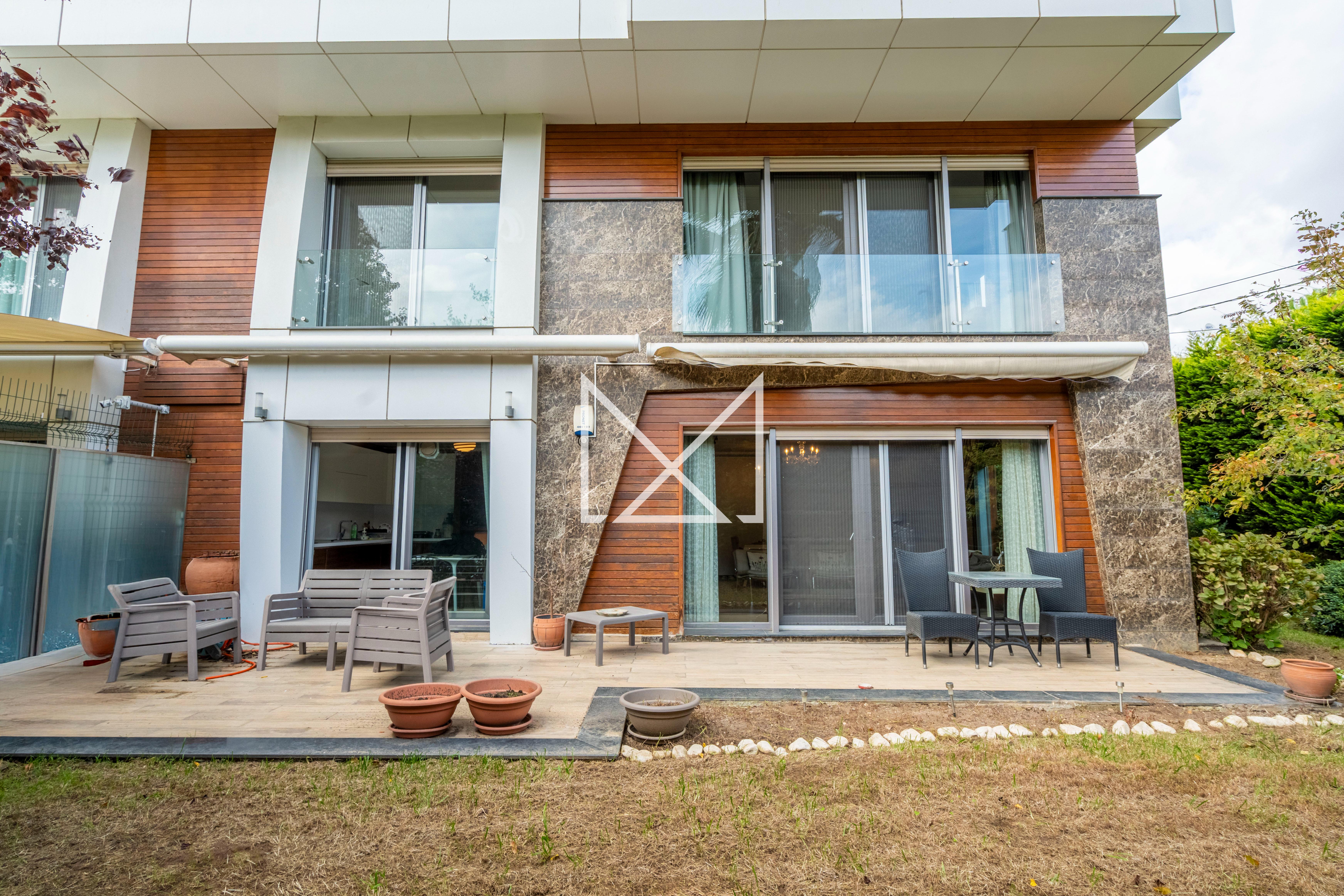 Sarıyer Erguvan Konakları’nda Satılık Bahçe Dubleksi