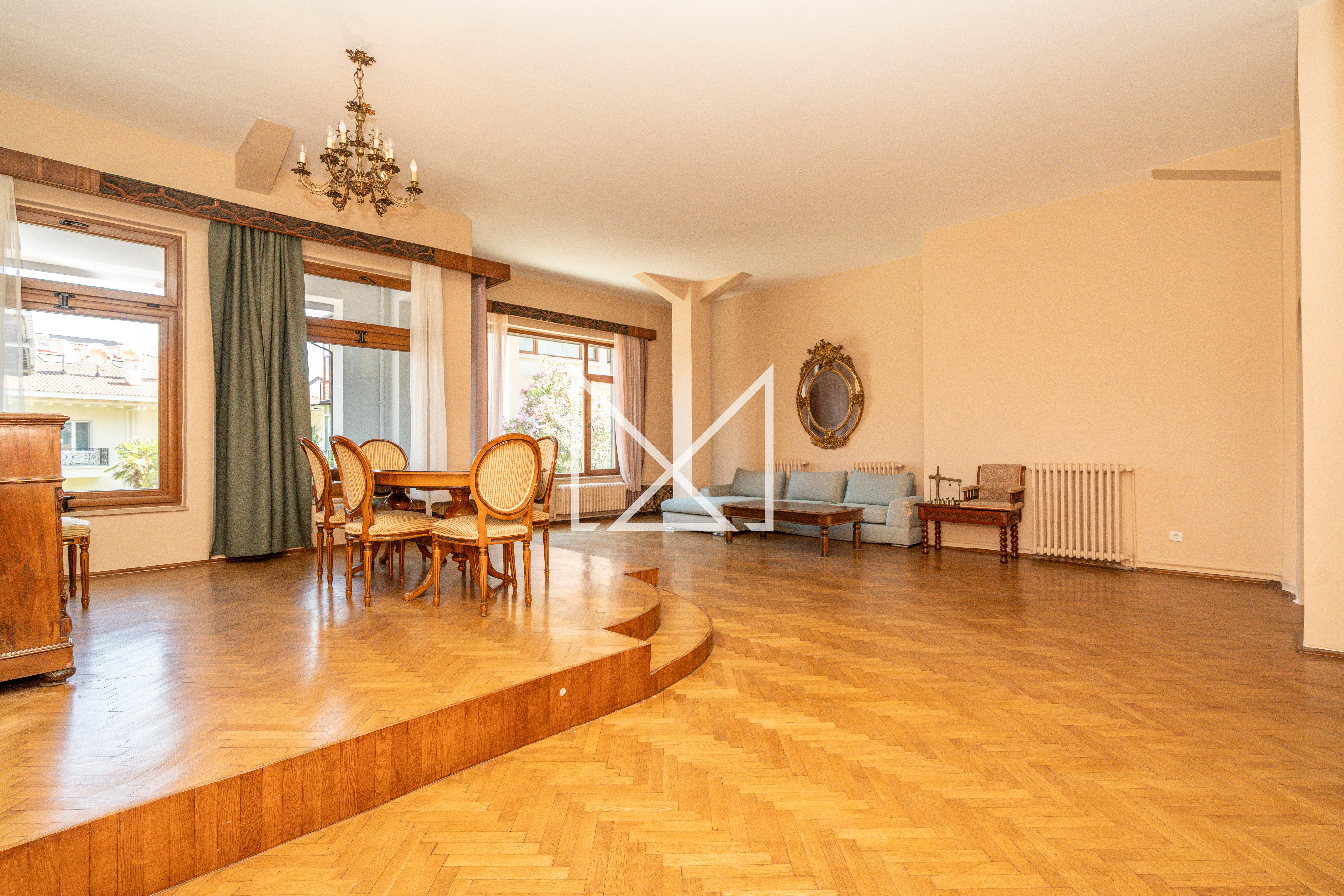 Tarabya Sahil’de Müstakil Girişli 4+1 Loft Daire