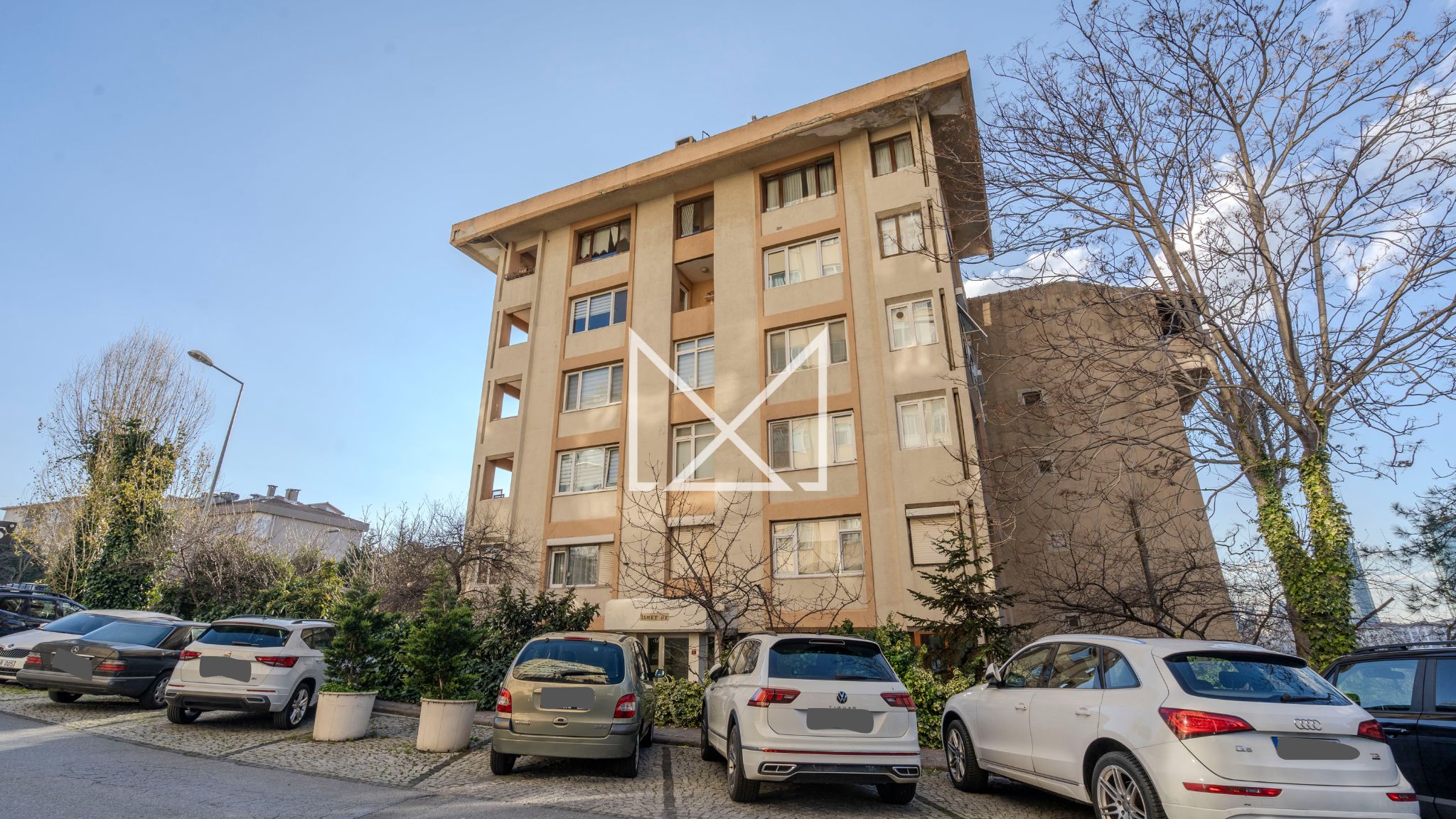 Ulus'ta Sessiz Sakin Konumda Satılık Bahçe Katı Daire